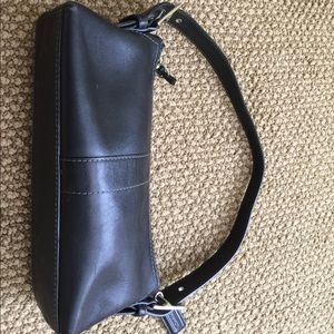 Small leather shoulder bag.